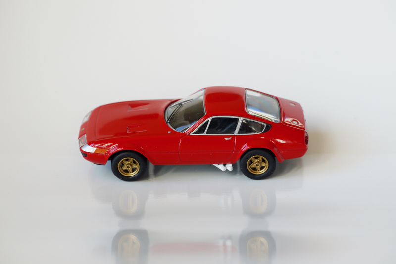 Illustration for article titled Kyosho Ferrari 6 1/64 #12 & 13 - Project Prancing Horse #13 - 1970 365 GTB/4 Competition "Daytona"